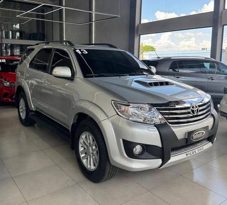 TOYOTA HILUX SW4 3.0 SRV 4X4 7 LUGARES 16V TURBO INTERCOOLER DIESEL 4P AUTOMÁTICO TOYOTA HILUX SW4 3.0 SRV 4X4 7 LUGARES 16V TURBO INTERCOOLER DIESEL 4P AUTOMÁTICO